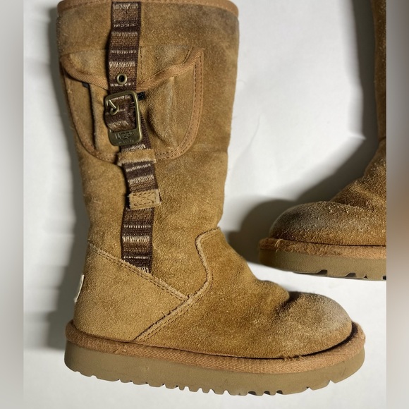 UGG - Picture 2 of 8